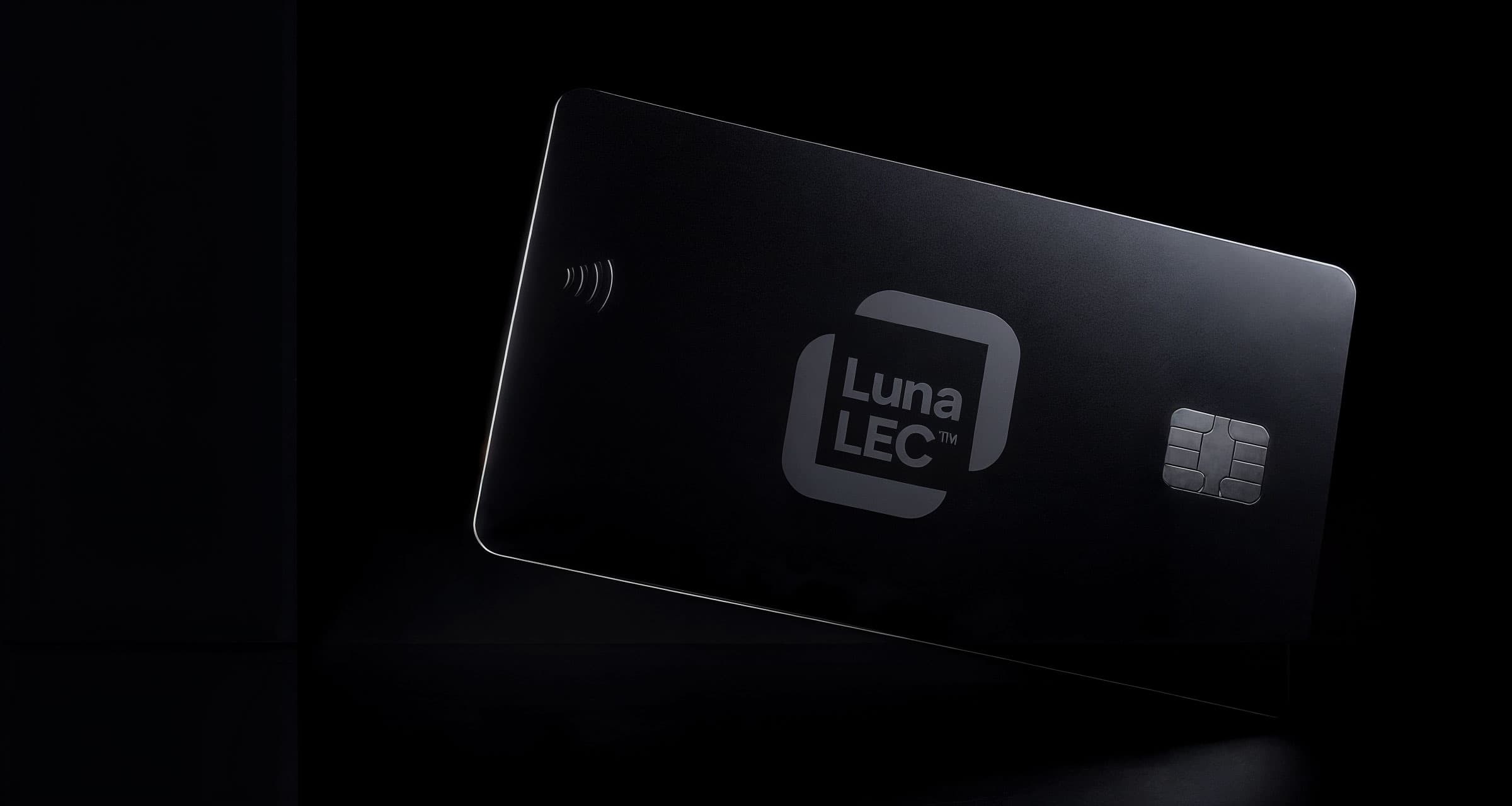 Smart card with the LunaLEC logo unlit
